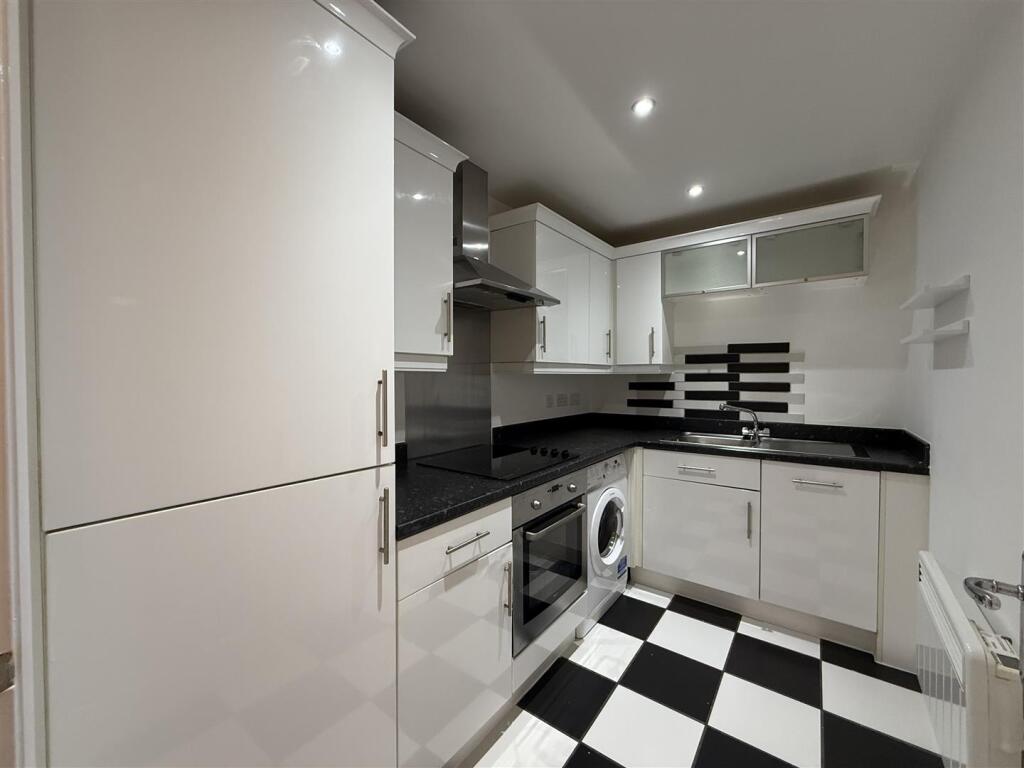 Apartment in Stockport - View 2
