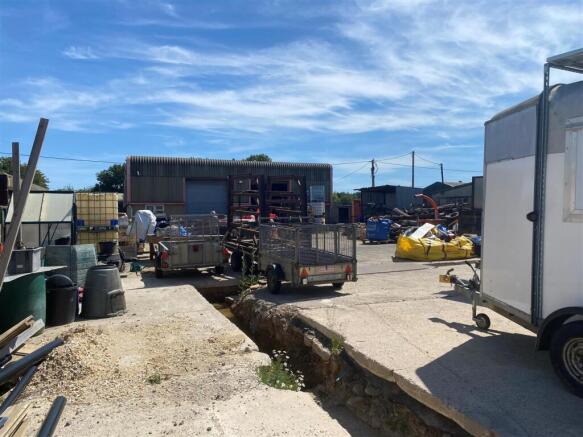 6 Marsh Lane yard 2.jpg