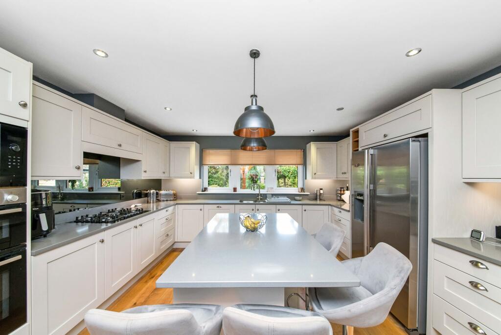 68 Coppice Drive photo 4