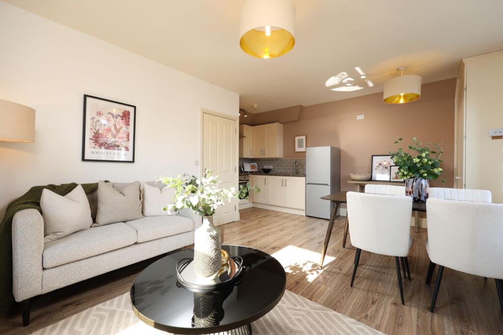 Main image of property: Flat 2, 23 Downend Road, Bristol, BS7 9PF