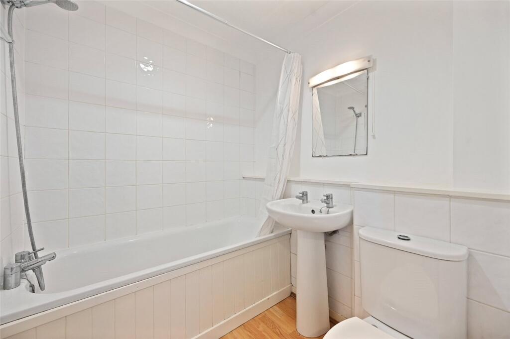 Apartment in London - More