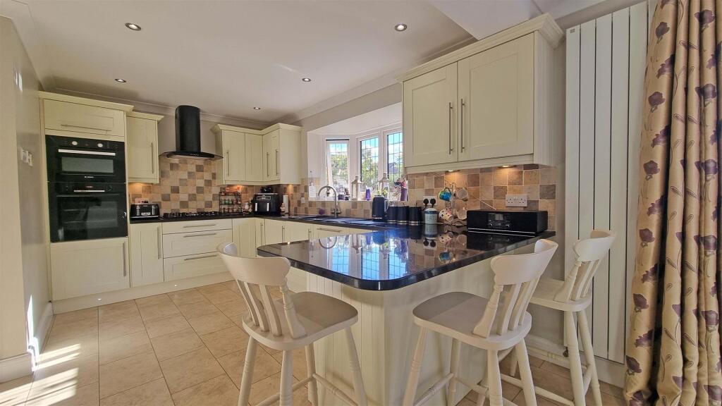 Additional image 6 of Hollywood Lane, Hollywood