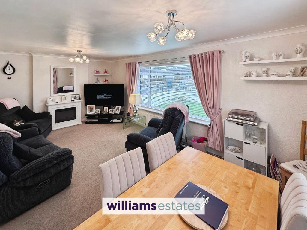Salisbury Drive, Prestatyn, LL19 photo 5