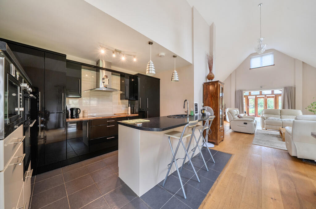 Cae Brynderwen, Abermule, Montgomery, Powys, SY15 photo 2