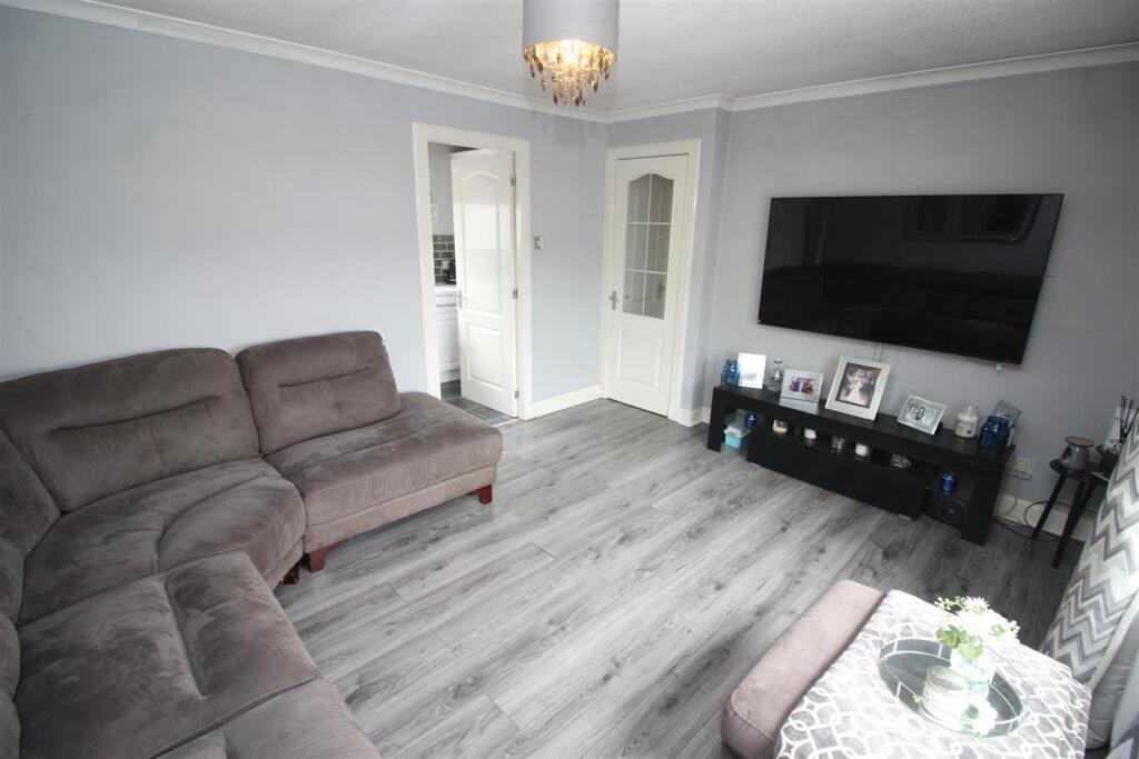 Apartment in Paisley - View 3