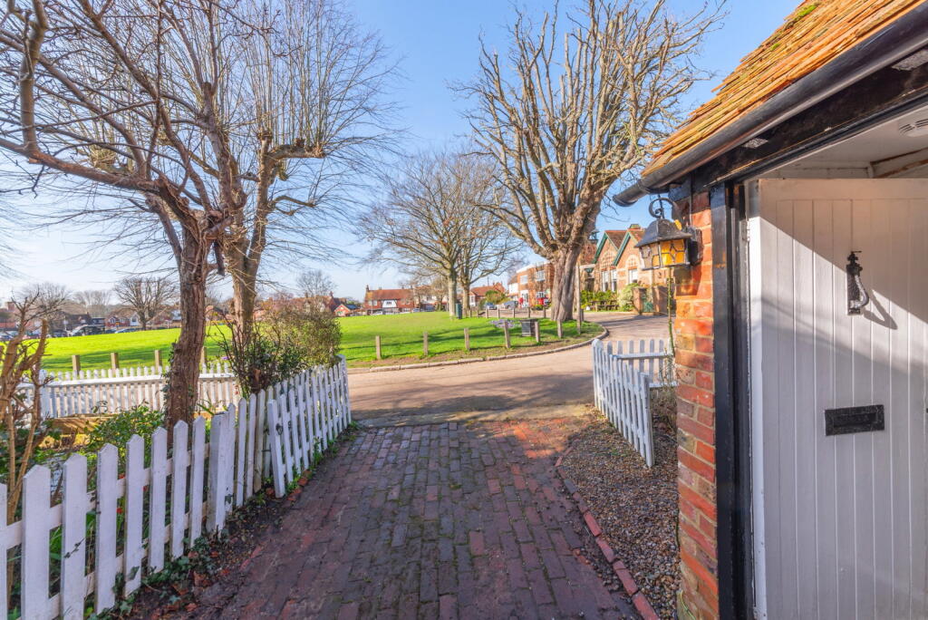 House in Tunbridge Wells, Horsmonden - View 2