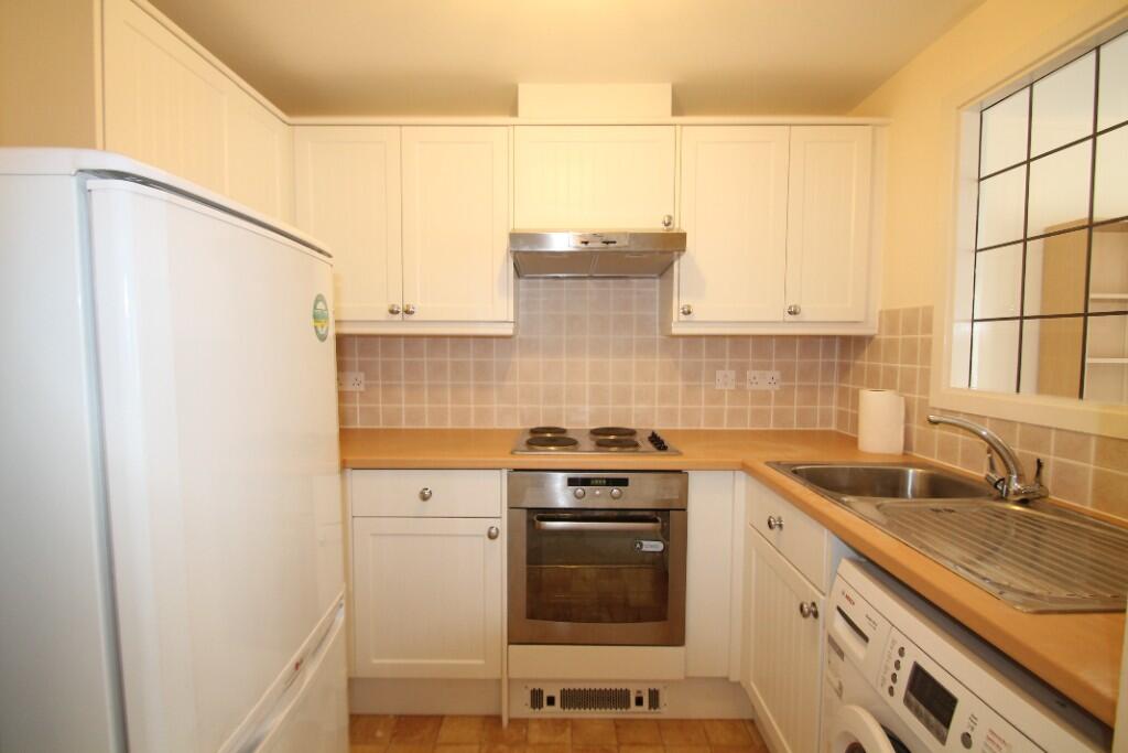 Amherst Place, Ryde, Isle Of Wight, PO33 photo 4