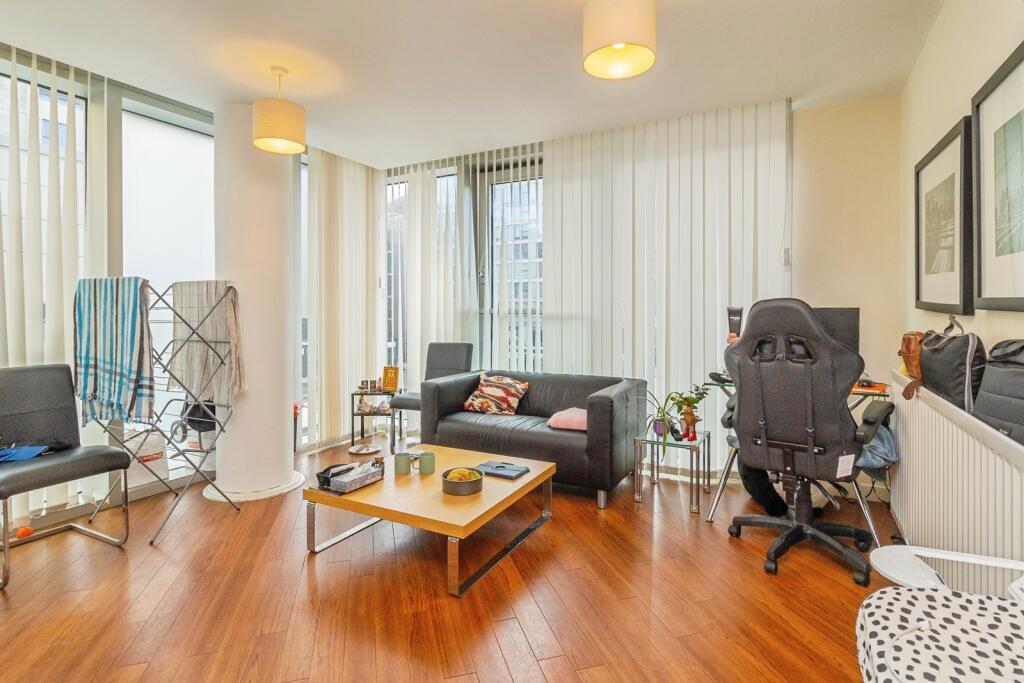 Apartment in Milton Keynes - More