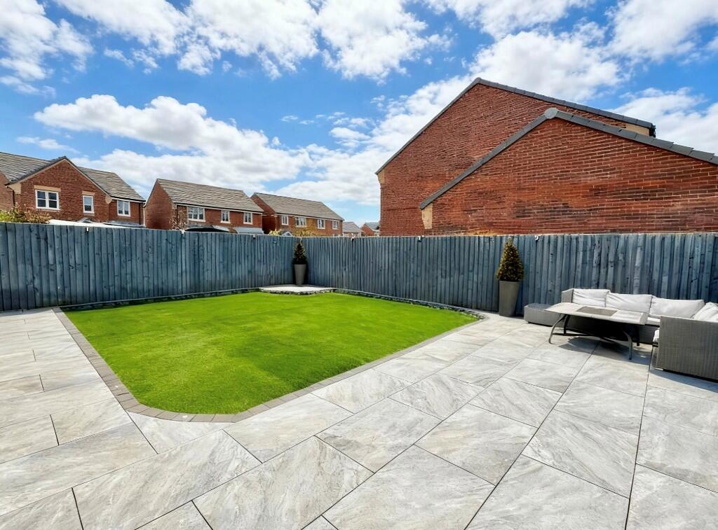 Silverdale Gardens, Rowan Garth, Redcar, North Yorkshire, TS10 photo 4