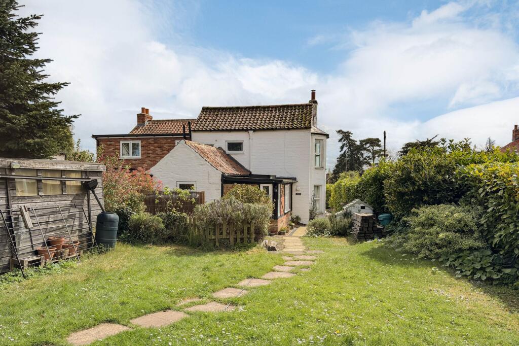 Main image of property: Charming Period Cottage in Great Massingham