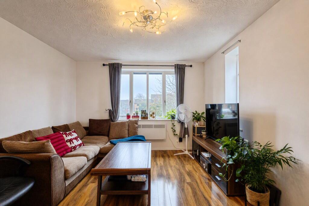 Apartment in Northampton, Duston - View 2
