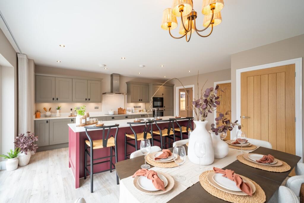 House in Taunton, Monkton Heathfield - More