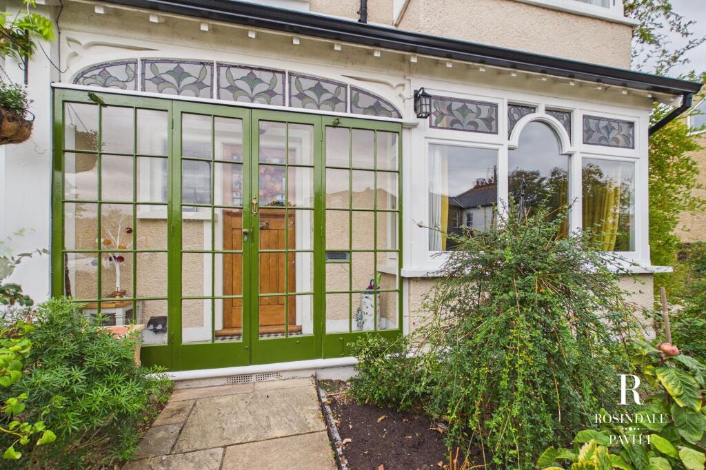 House in Sutton - View 5