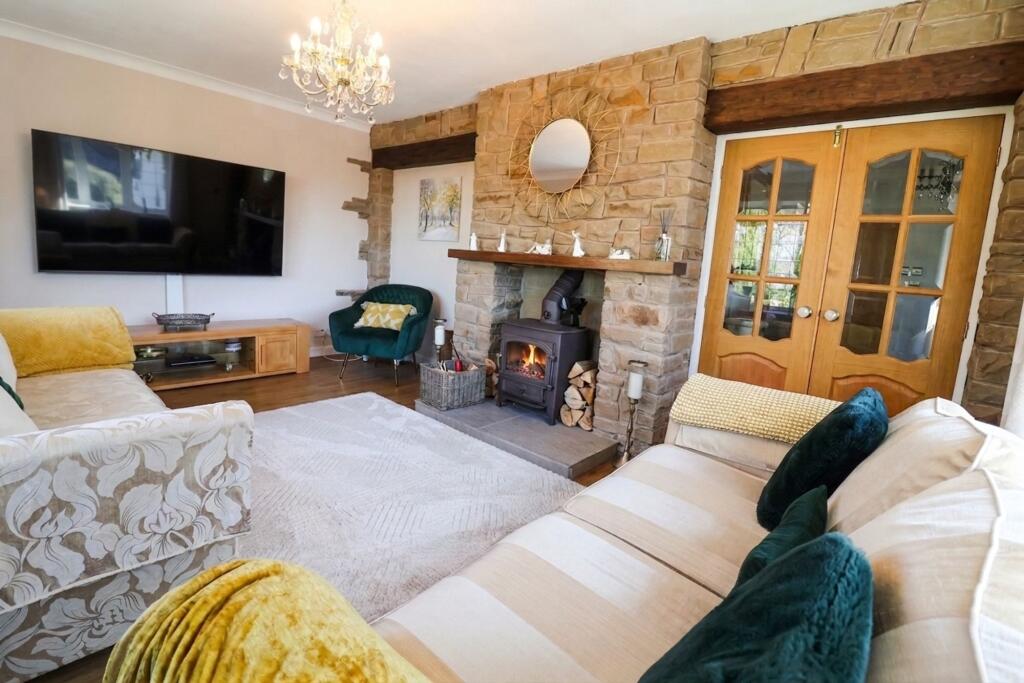 Main image of property: Simmondley Village, Glossop, SK13