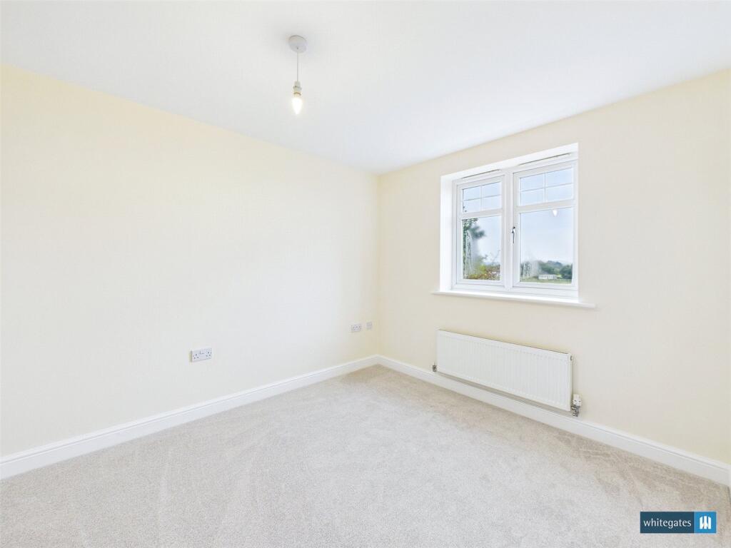 Bracken Way, Harworth, Doncaster, Nottinghamshire, DN11 - View 6