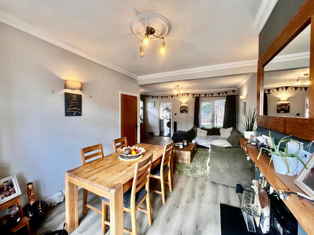 House in London - View 2