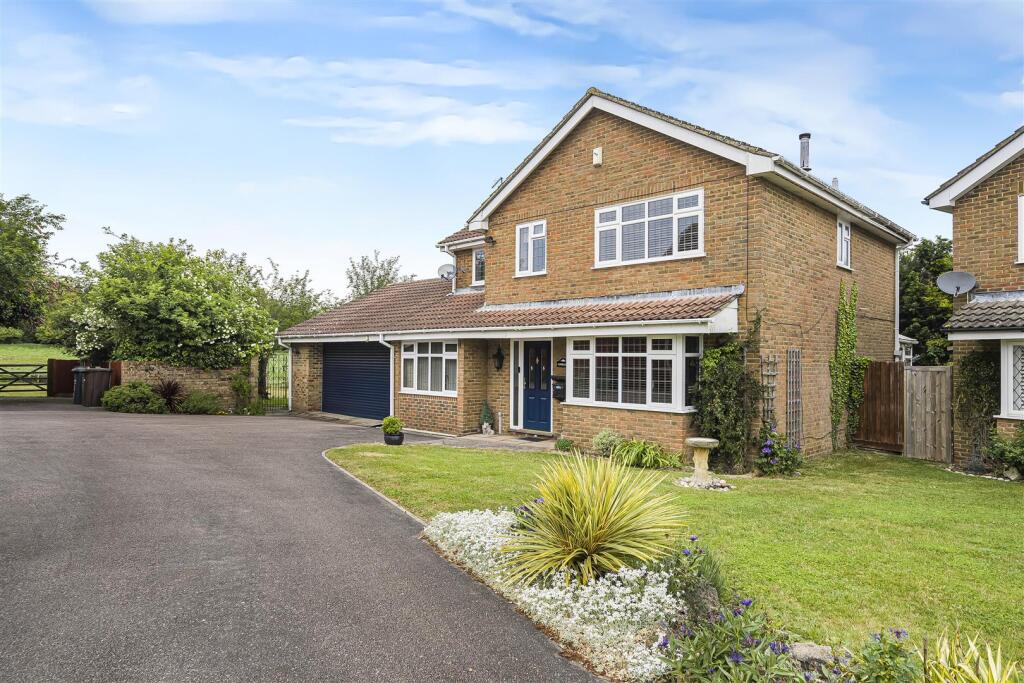 Main image of property: The Russets, Meopham