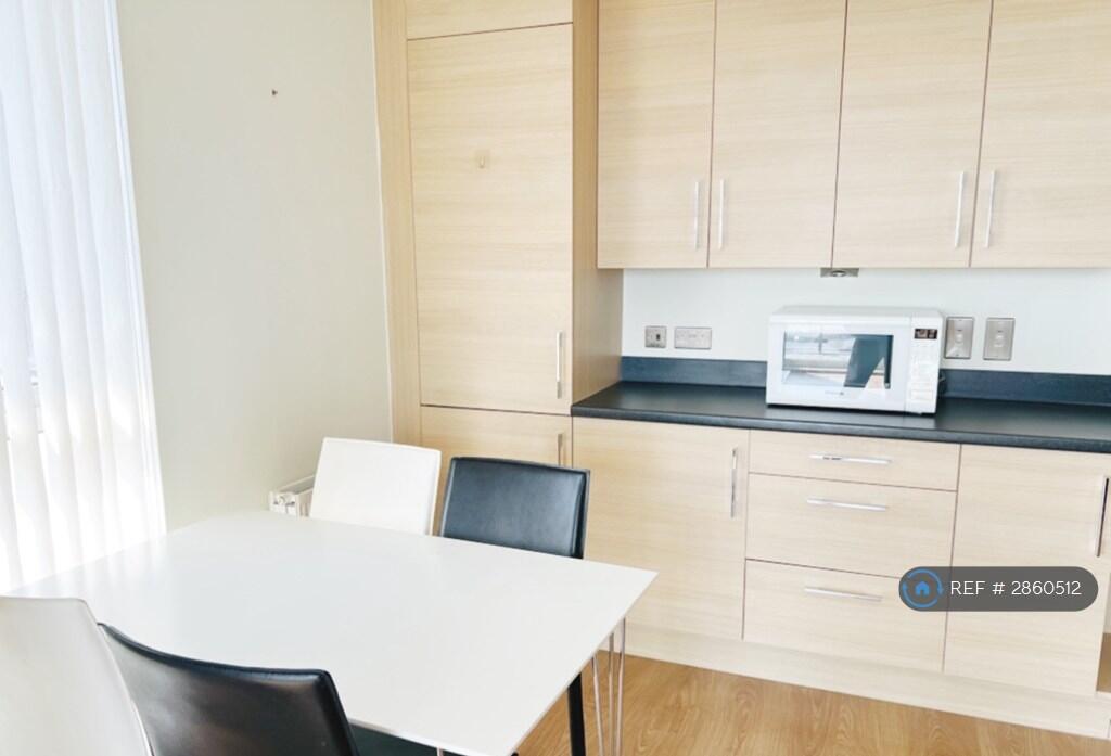 Apartment in London - View 5
