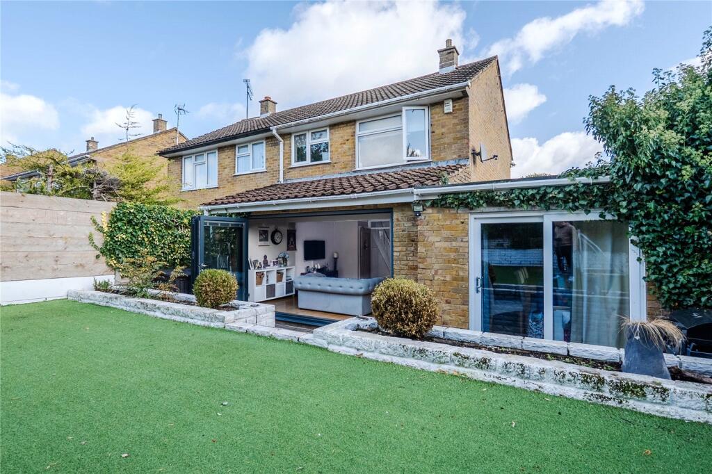 House in Dunstable, Central Bedfordshire - View 5