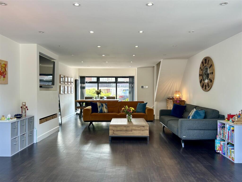 Foxlea Road, Halesowen - View 2