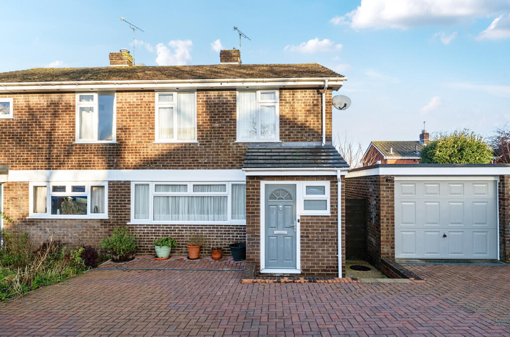 Main image of property: Arle Gardens, Alresford, Hampshire, SO24