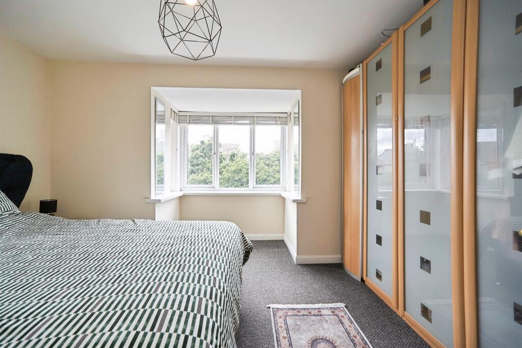 Apartment in Bradford - More