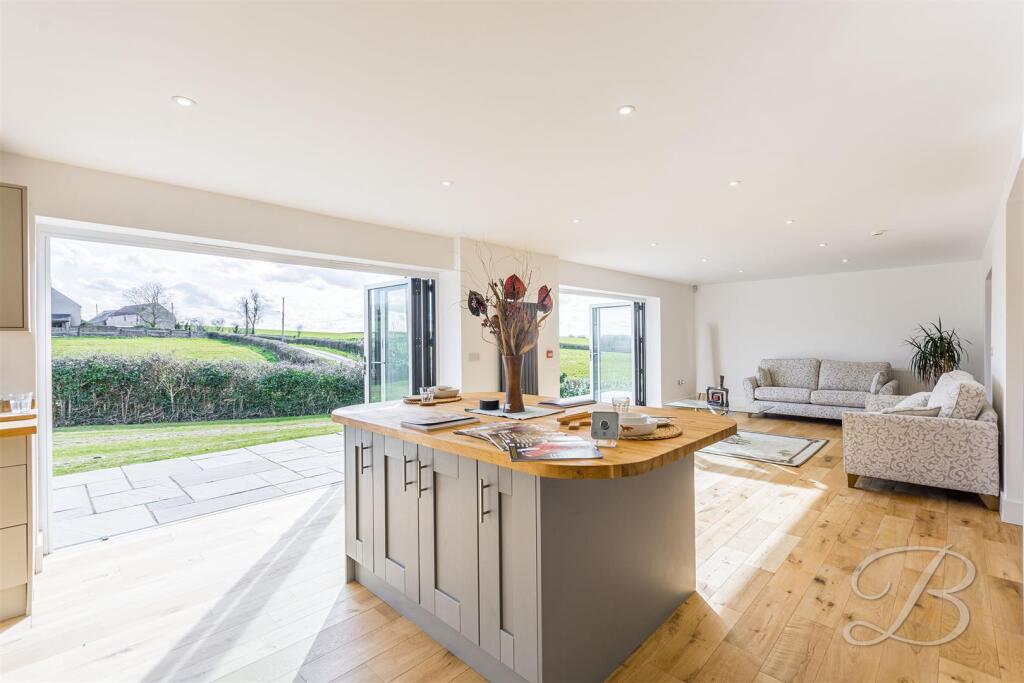 House in Bolsover, Oxcroft, Old Bolsover - More