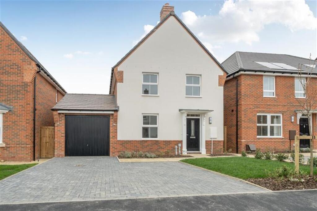 Main image of property: 4 bedroom Detached House in Higham Crescent, Aylesbury