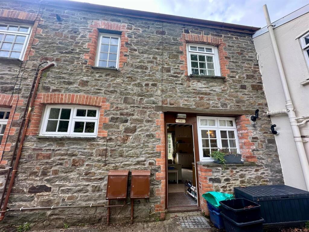 Main image of property: Dollys Cottage, Humes Farm, Bradiford