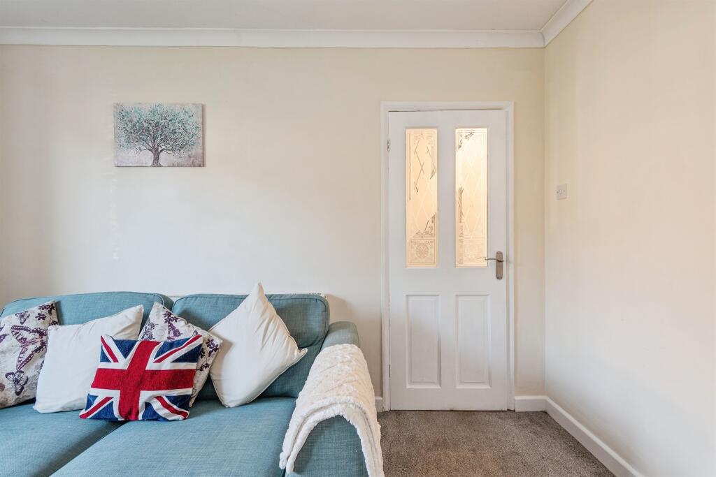 House in Taunton, Lyngford - More