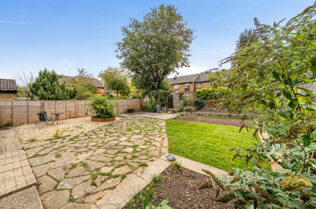 House in Oxford, Barton Road Flats, Headington - View 5