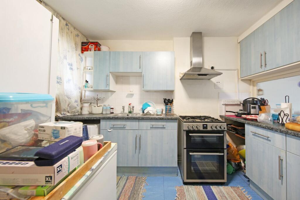 Apartment in Mitcham, Merton - View 4