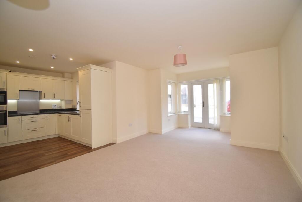 Apartment in Maidstone, Leeds - View 4