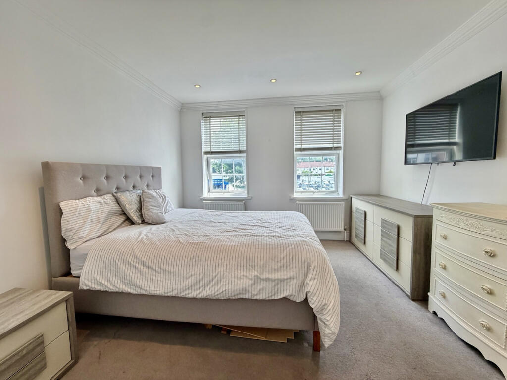 Apartment in Croydon - View 5