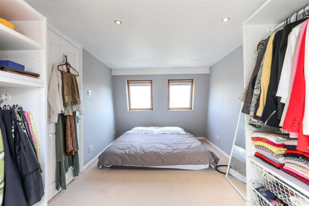 Apartment in London, Shepherd's Bush - View 5
