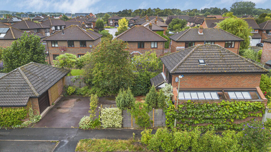 Main image of property: Knollys Close, Abingdon, OX14