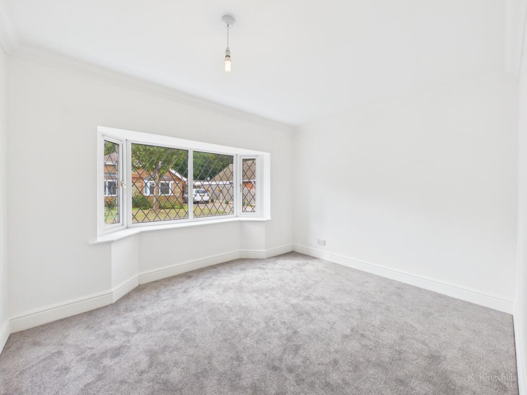 House in Hemel Hempstead, Hughenden - More