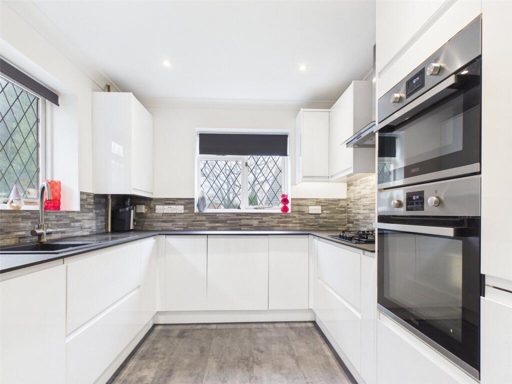 Glenville Close, Walkford, Christchurch, Dorset, BH23 photo 4