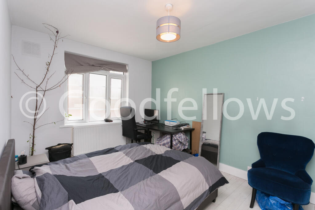 Apartment in Sutton - View 5