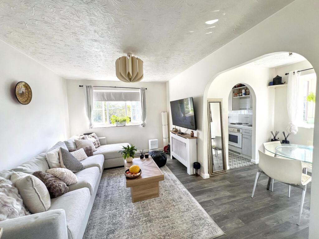 Apartment in Watford - View 4