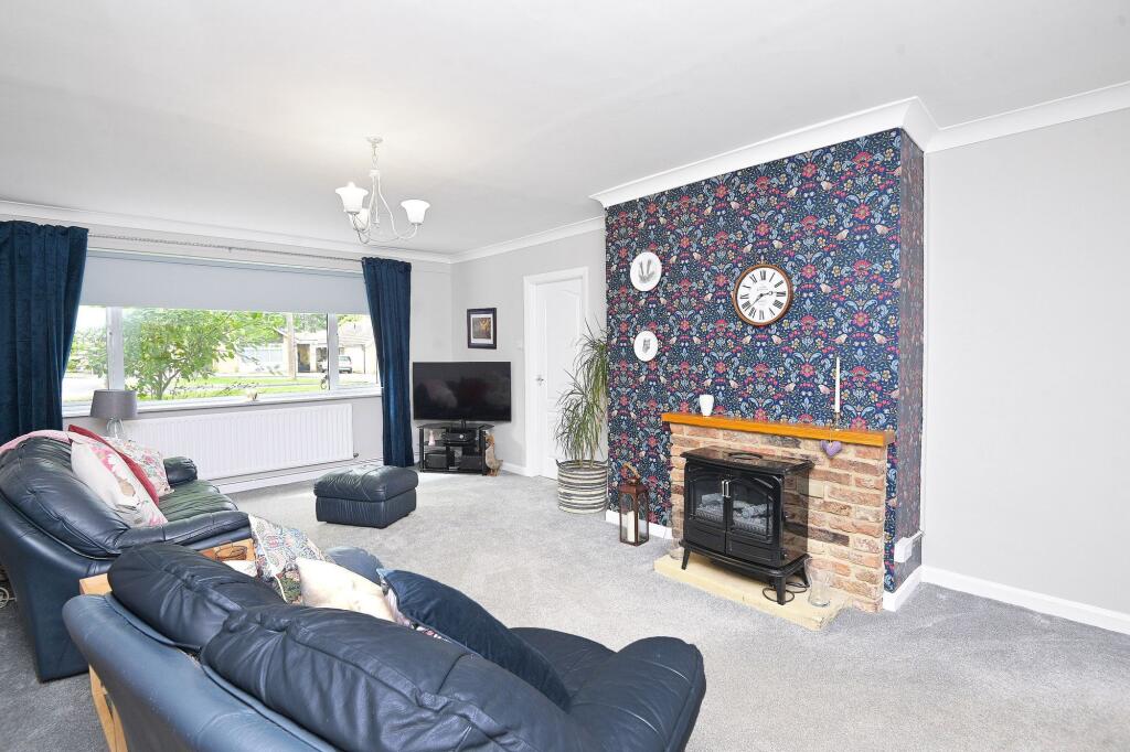 House in Leeds, Pool - View 5