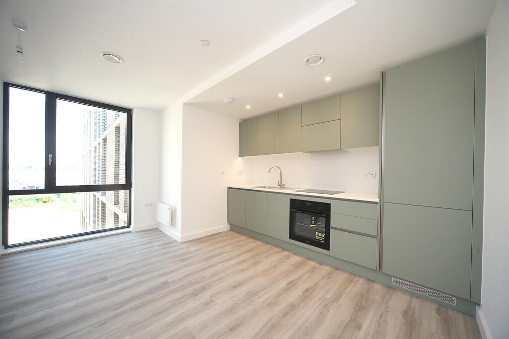 Apartment in Luton - View 4