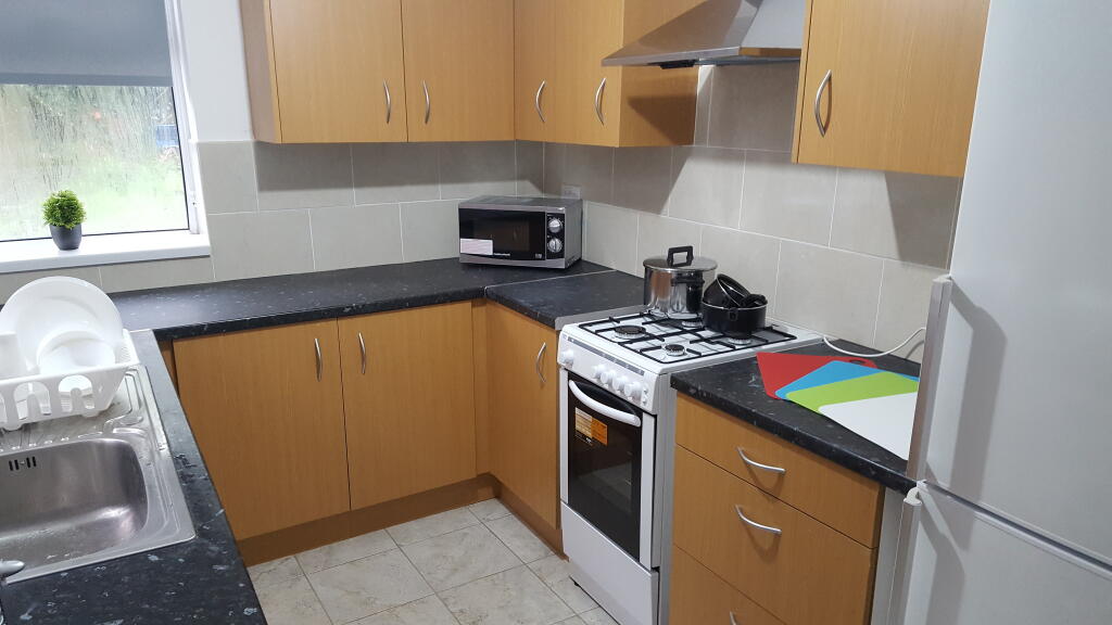 Additional image 2 of 1 Room In Harborne Park Rd, B17 0DE