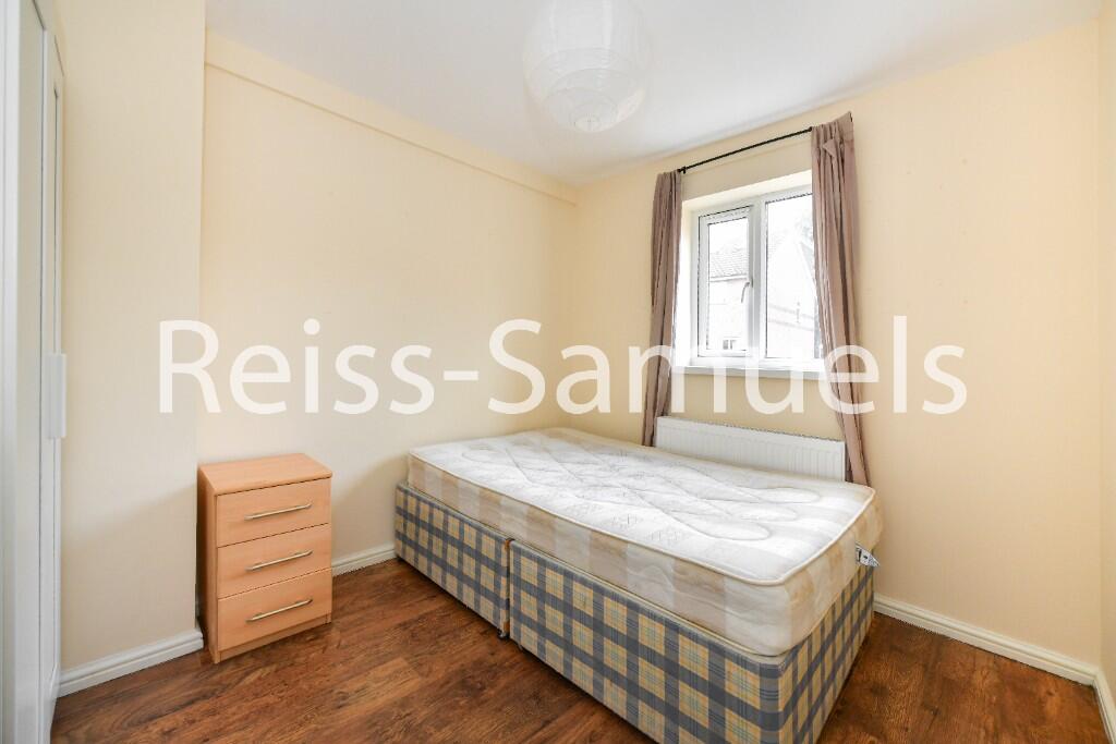 5 bedroom terraced house for rent