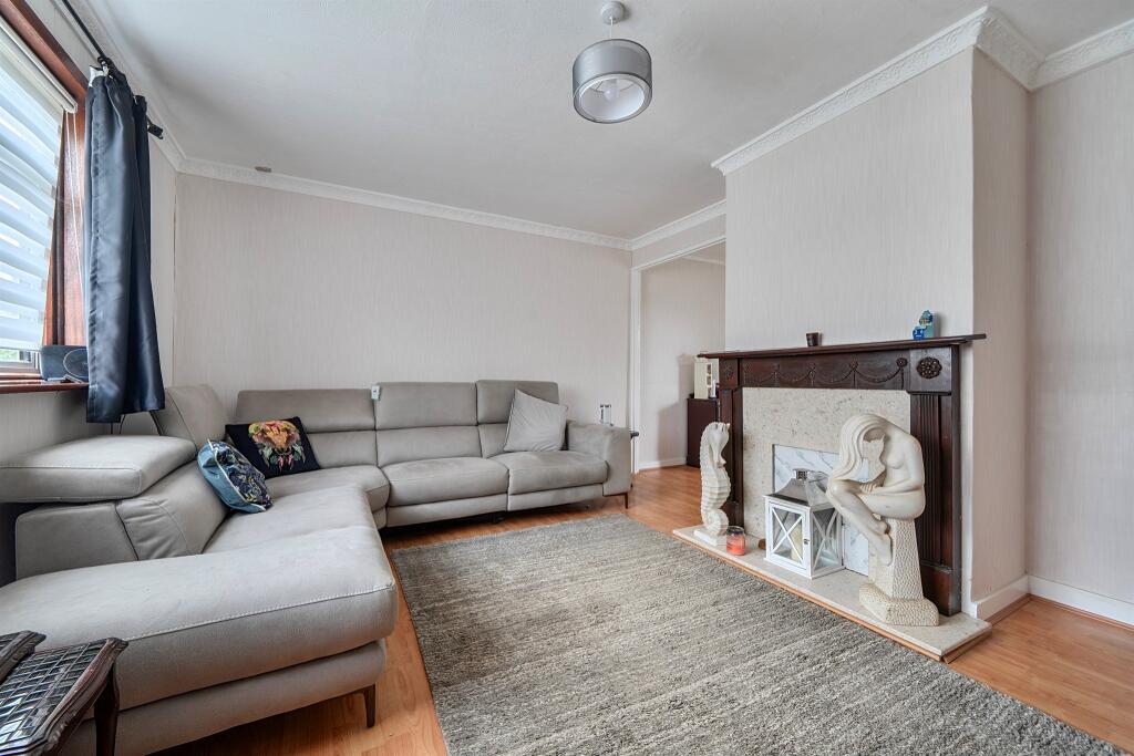 House in Enfield - View 4