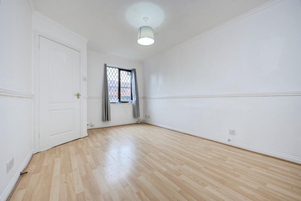 Eayre Court, St. Neots photo 2