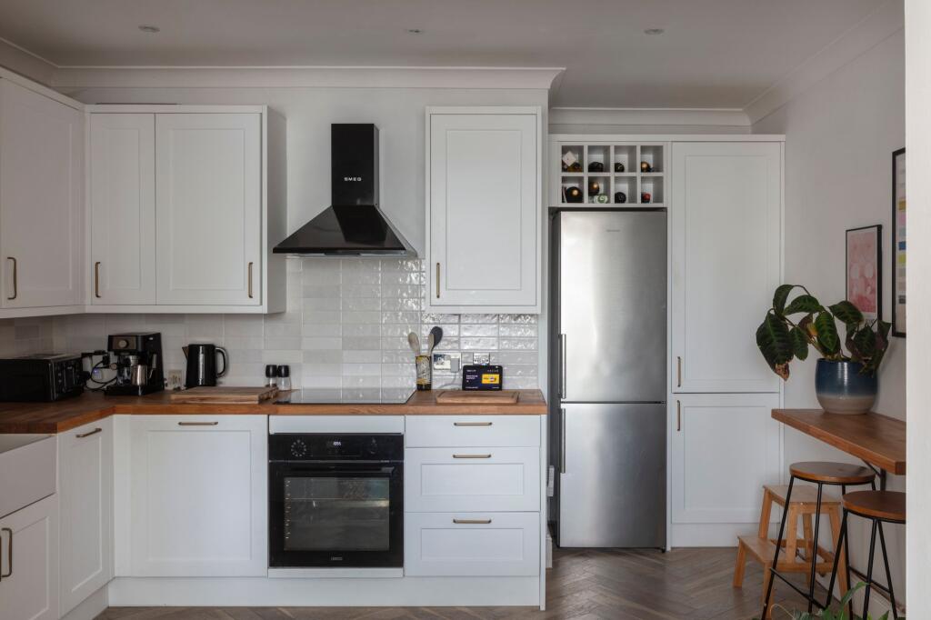 Pretoria Road, Leytonstone, London, E11 photo 2