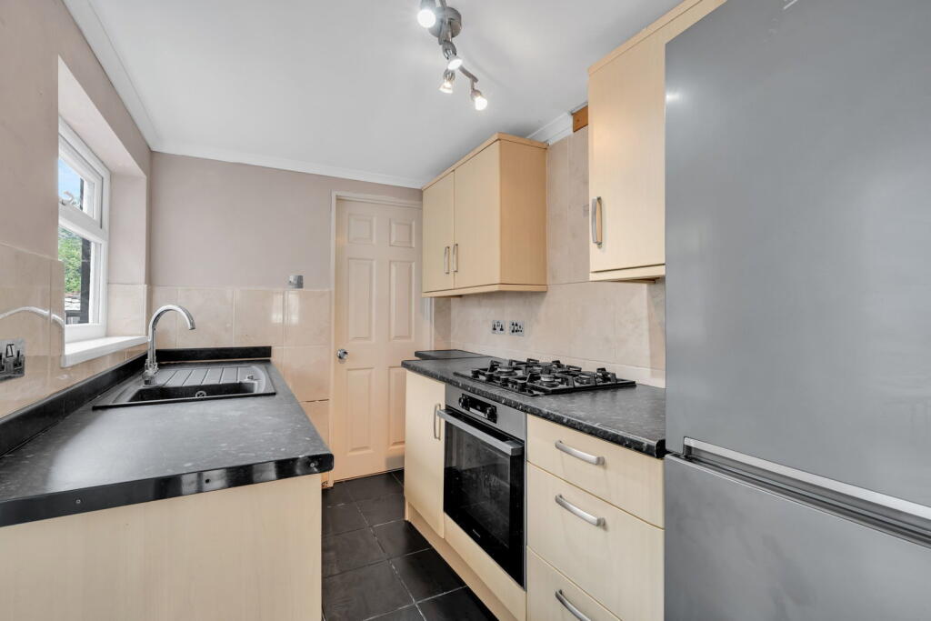 House in Newport - View 5
