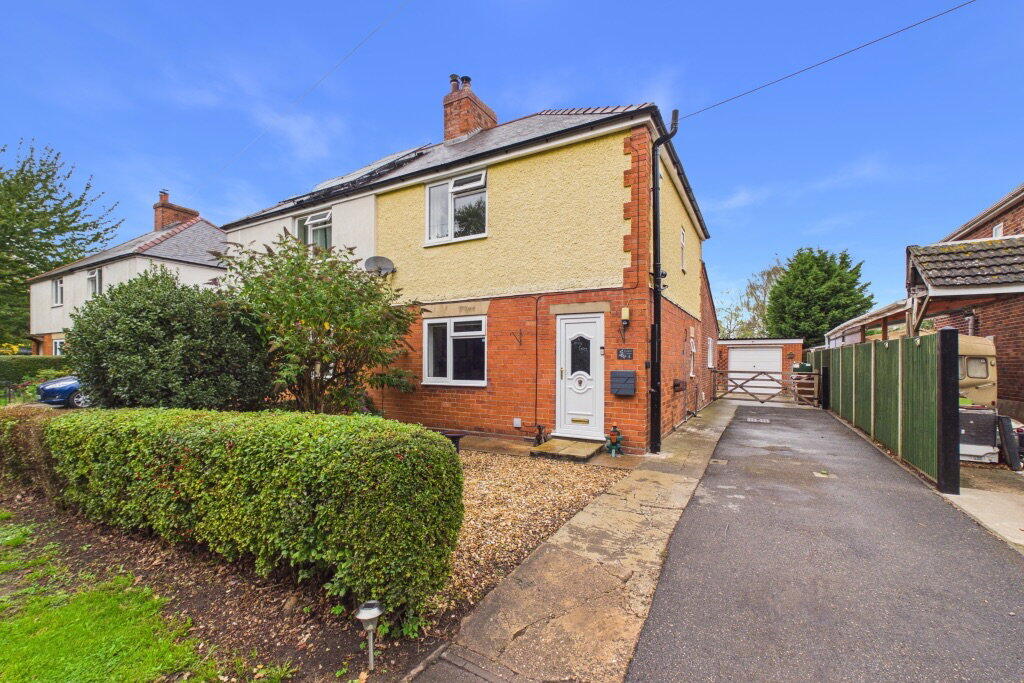 Main image of property: 4 Eagle Lane, Thorpe-on-the-Hill, Lincoln, LN6 9BP