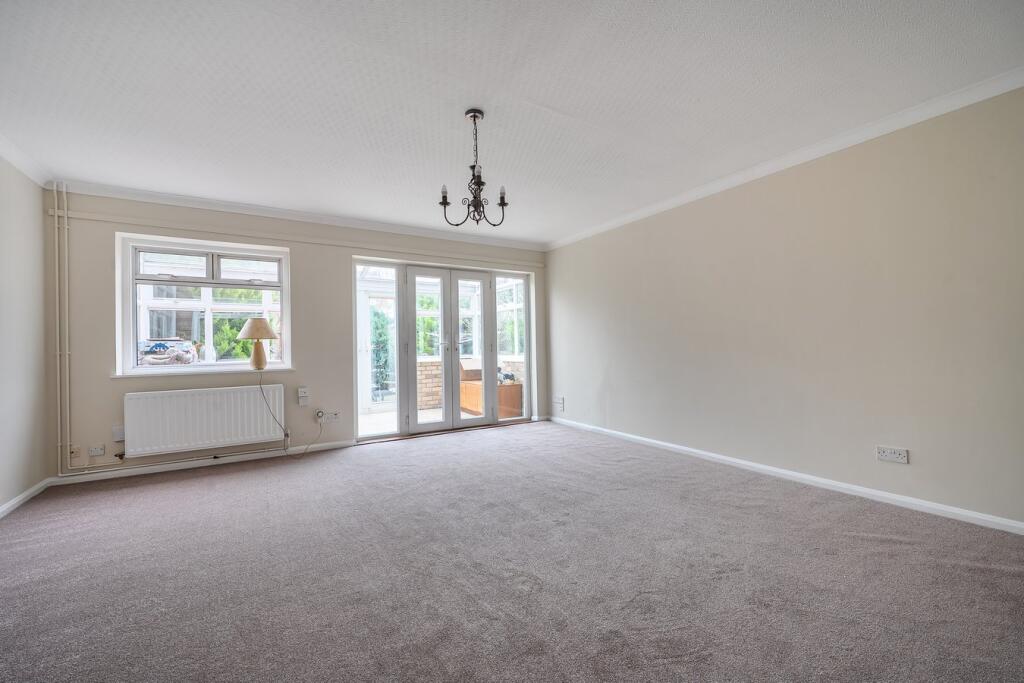 Mowbray Crescent, Stotfold, Hitchin, SG5 photo 4